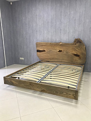 Кровать из массива горного вяза
